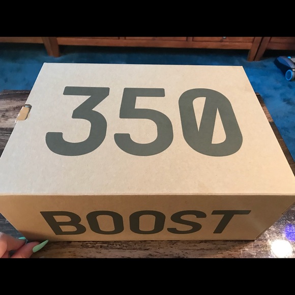 Yeezy Boost 350 V2 Butter Colorway - Picture 4 of 5